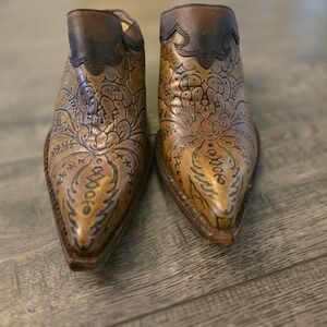 Corral Vintage Brown Leather Tooled Floral Western Mules Pointed Toe A15133 7.5